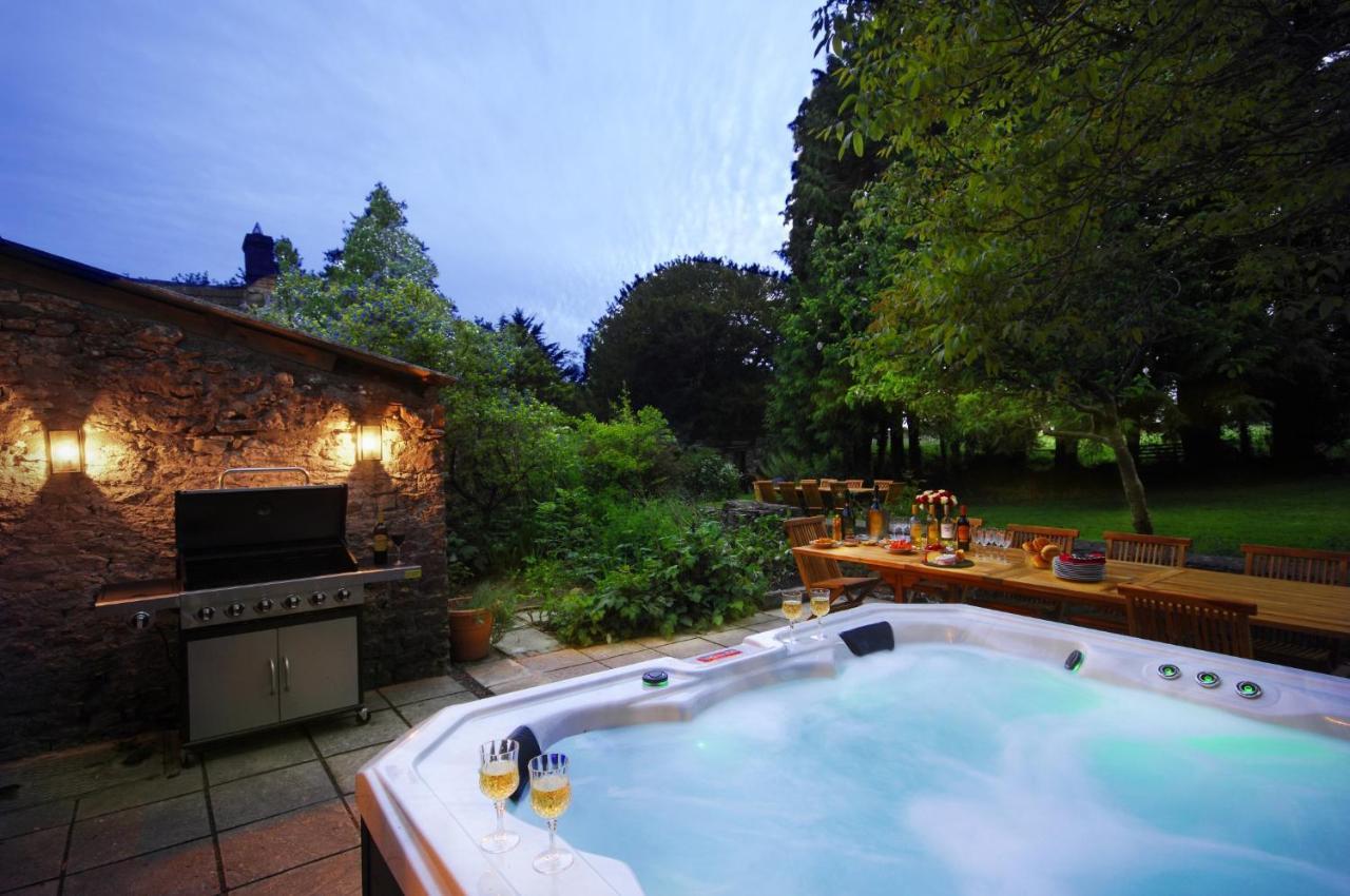 Topside House - Beautiful 7 Bedroom House With Hottub Wifi And Parking Near Bath Wells Frome Oakhill Екстериор снимка