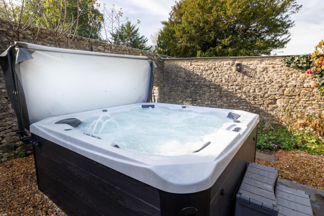 Topside House - Beautiful 7 Bedroom House With Hottub Wifi And Parking Near Bath Wells Frome Oakhill Екстериор снимка